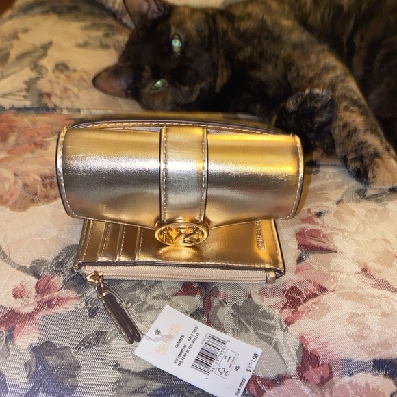 MICHAEL KORS CARMEN BILLFOLD WALLET NWT in BOX PALE GOLD - Picture 3 of 6